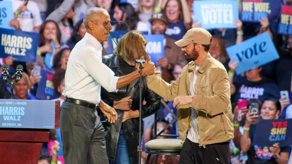 Eminem Kamala Harris’in Mitinginde Sahne Aldı: Obama Lose Yourself Söyledi