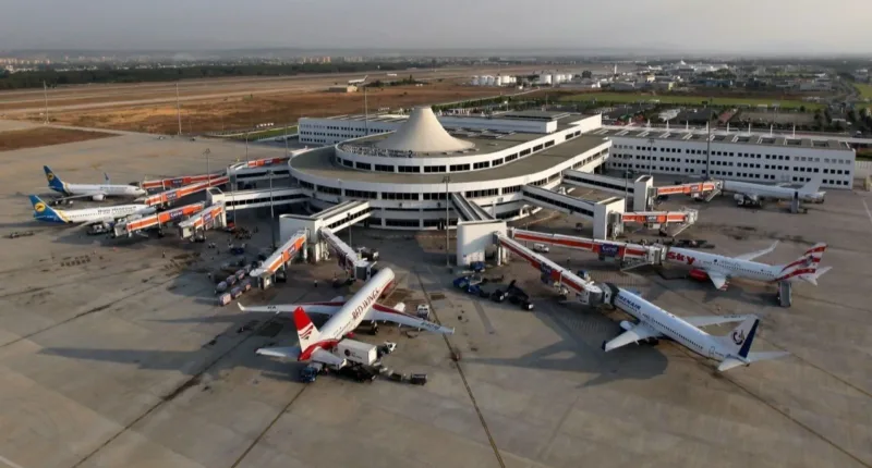 Antalya Havalimanı'nda Korkunç Olay: Tuvalette Yeni Doğmuş Bebek Bulundu!