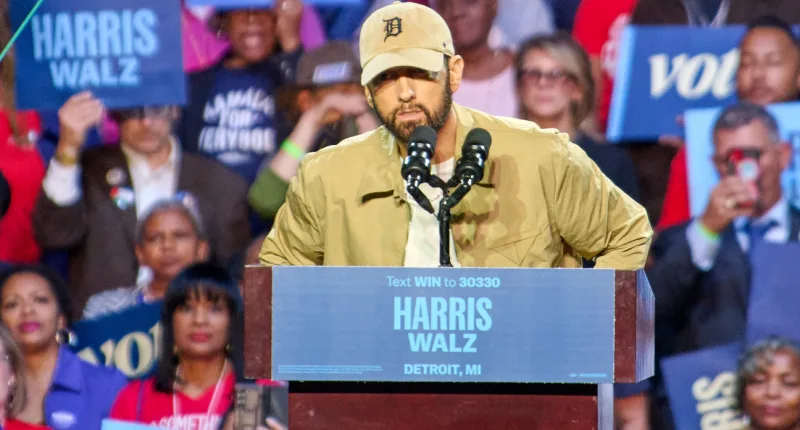 Eminem Kamala Harris’in Mitinginde Sahne Aldı: Obama Lose Yourself Söyledi