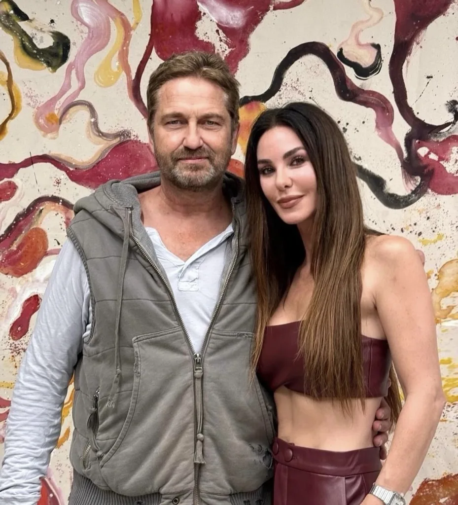 Gerard Butler ve Defne Samyeli’nin Fotoğrafı Sosyal Medyada Gündem Oldu