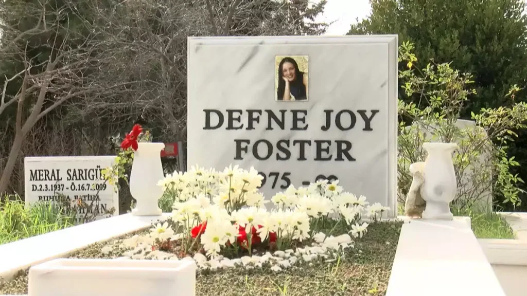 Defne Joy Foster'ın Ölümüne "FETÖ" Lakabı mı Yol Açtı?