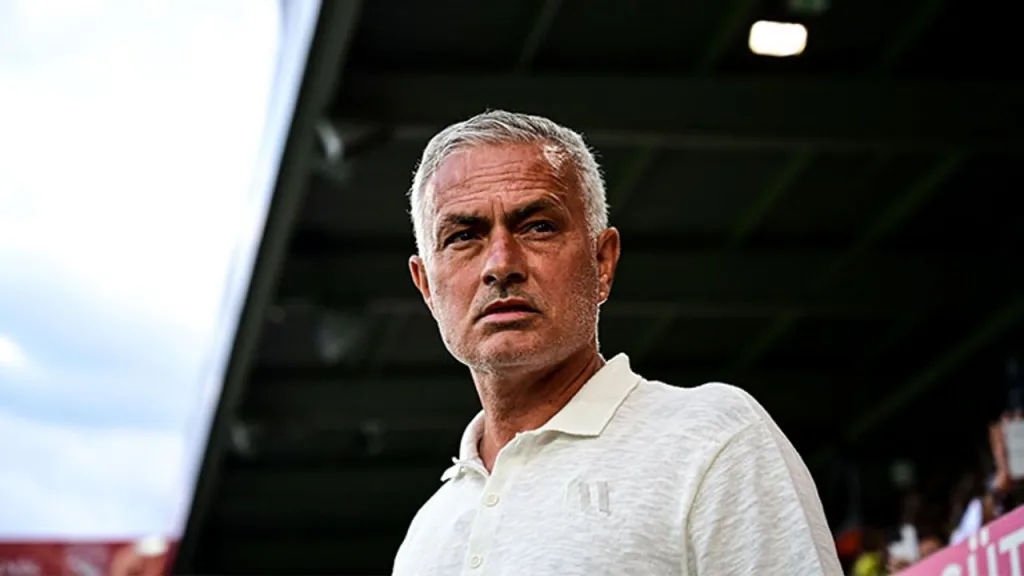 Jose Mourinho'nun Geceliği 1000 Pound'luk Oteli ve İstanbul'daki Hayatı